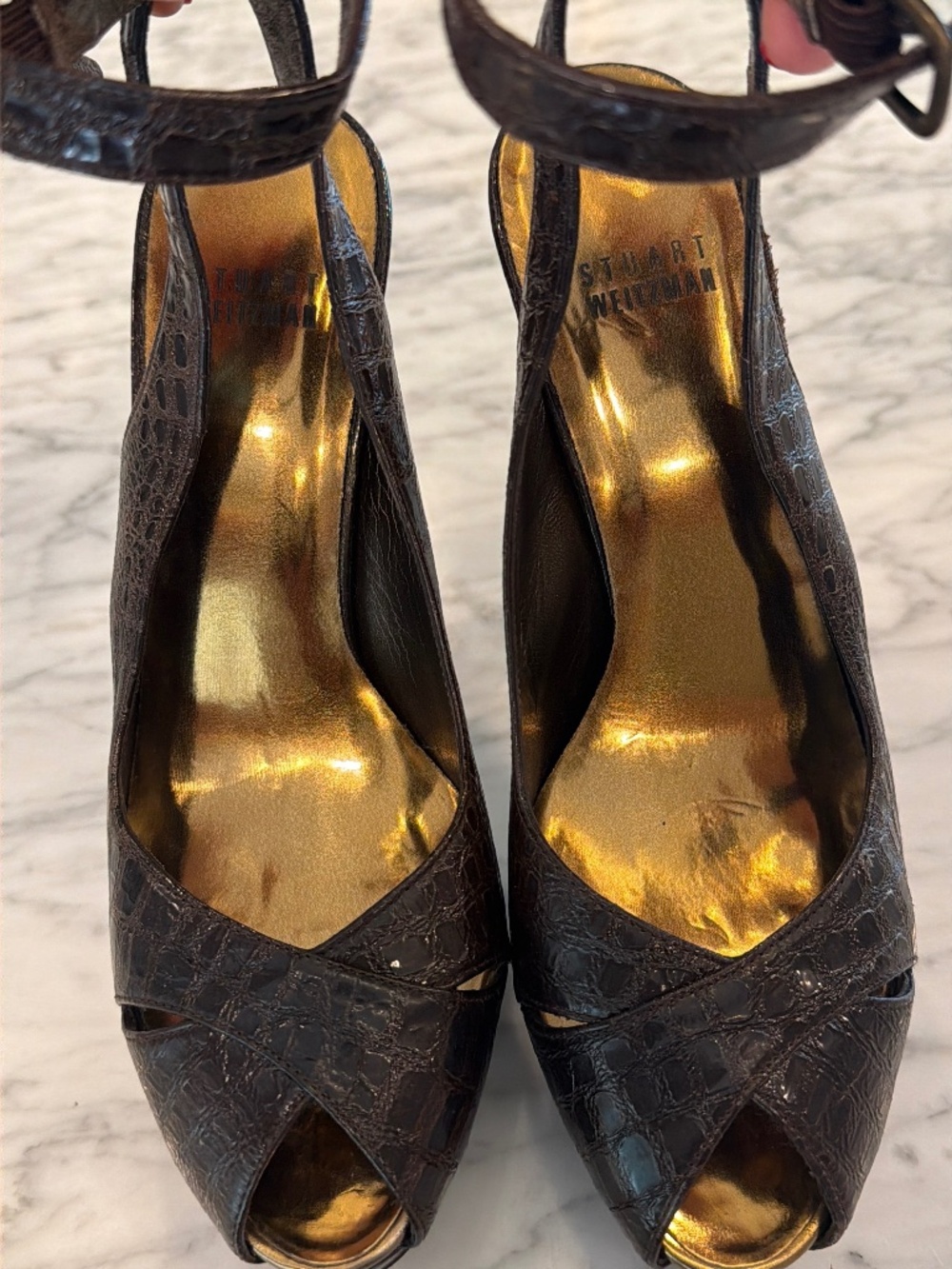 Stuart Weitzman Strapped Brown Guyana Crocs Embossed Leather Platform Slingback